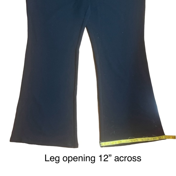 NWT H&M Black Flared Leggings. Size 3X - Picture 7 of 8